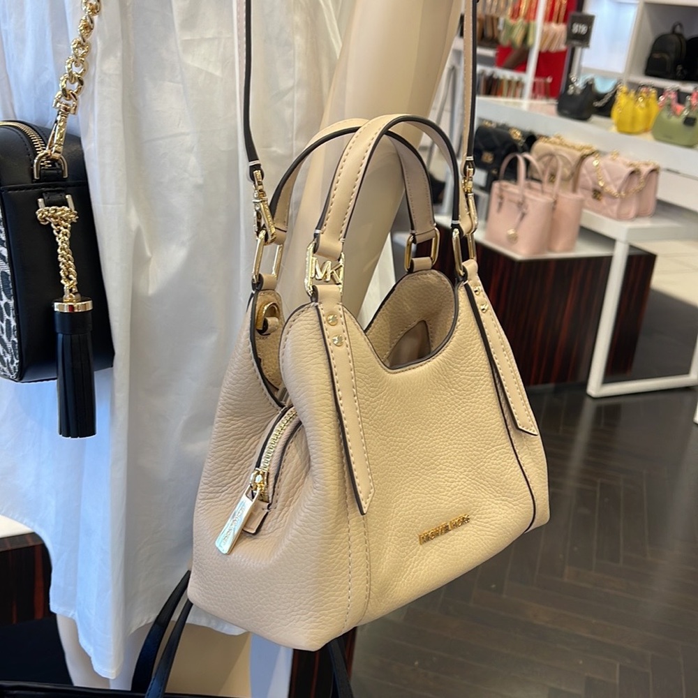 Michael Kors Women's Arlo Small Pebbled Leather Crossbody Bag Buff
NWT - Picture 6 of 16